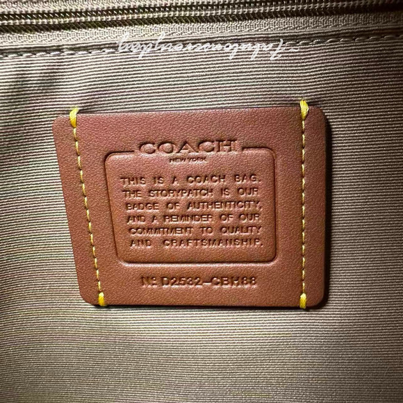 Coach Laurel Large Shoulder Bag In Sketch Signature Canvas CBH88 Gold/Ivory NWT - Picture 11 of 11